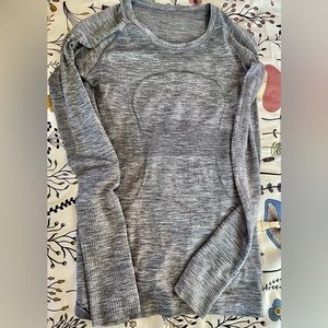Lululemon Swiftly Tech Long Sleeved Top Size 6 Gray
